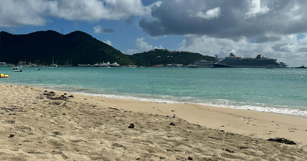 Caribbean Photo of the Week: Hanging on Great Bay Beach in St Maarten