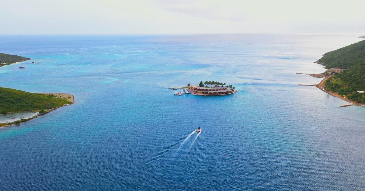 This Tiny Caribbean Hotel Has a Lively Bar, High-Tech Watersports, and You Can Only Get There by Boat