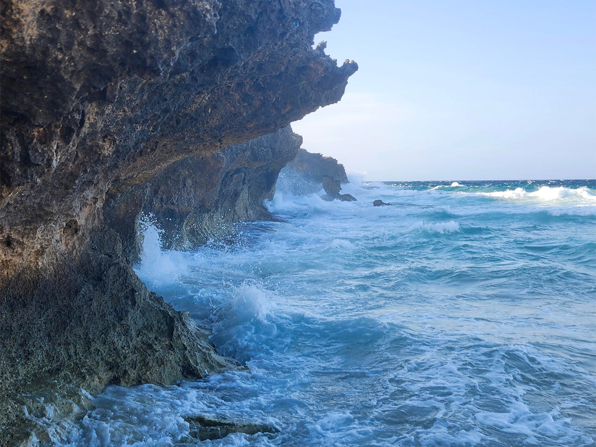 Photo of the Week: Crashing Waves in Aruba