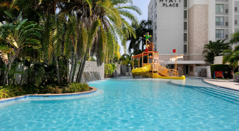 puerto rico hotel pool