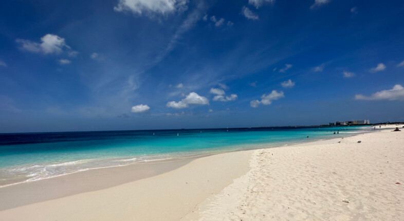 aruba island expanding