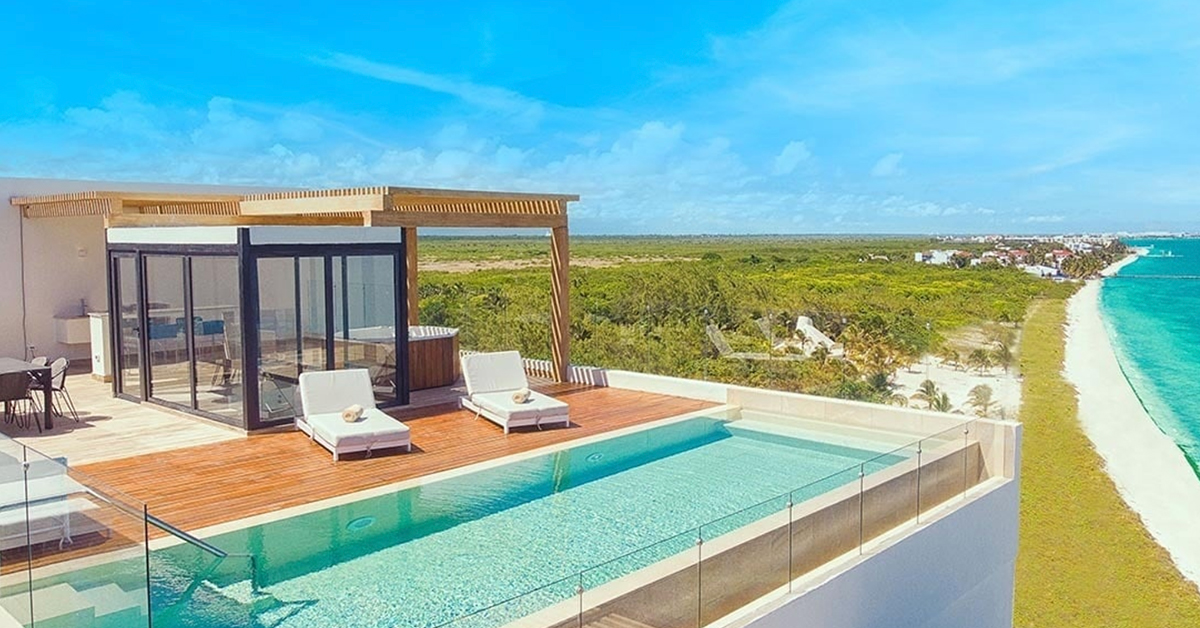 Hotel Tracker: This Riviera Maya Oceanfront Resort Has Rooms Starting at Just $115 Right Now