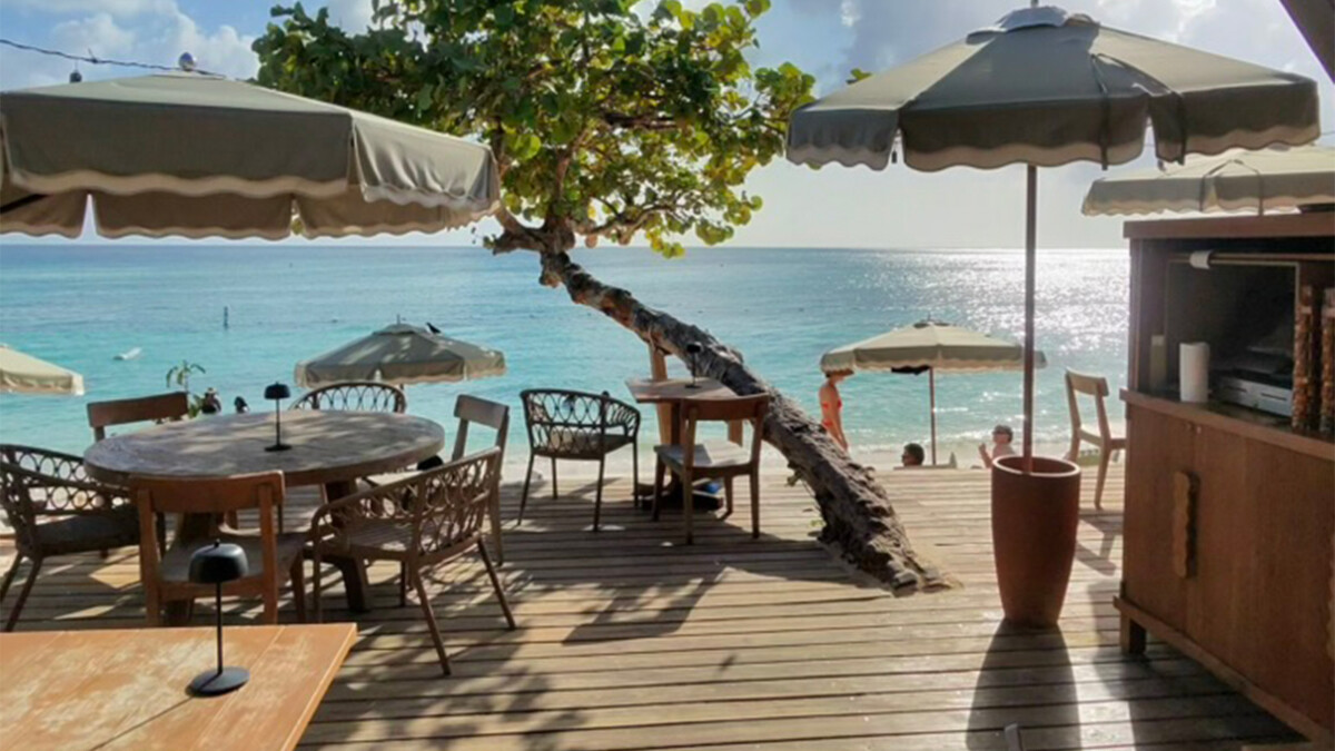 cool caribbean beach bars