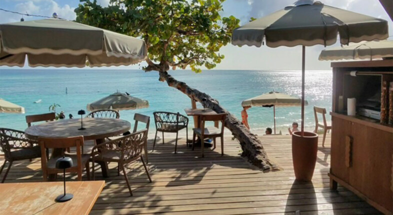 cool caribbean beach bars