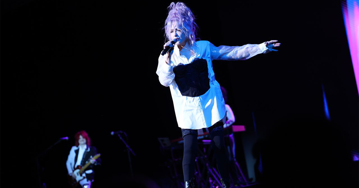 Cyndi Lauper Lit Up Atlantis Paradise Island With Her Biggest Hits
