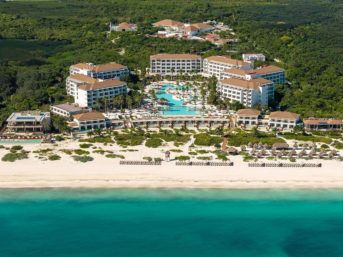 This Hyatt All-Inclusive Near Cancun Is Open Again After a Big Renovation