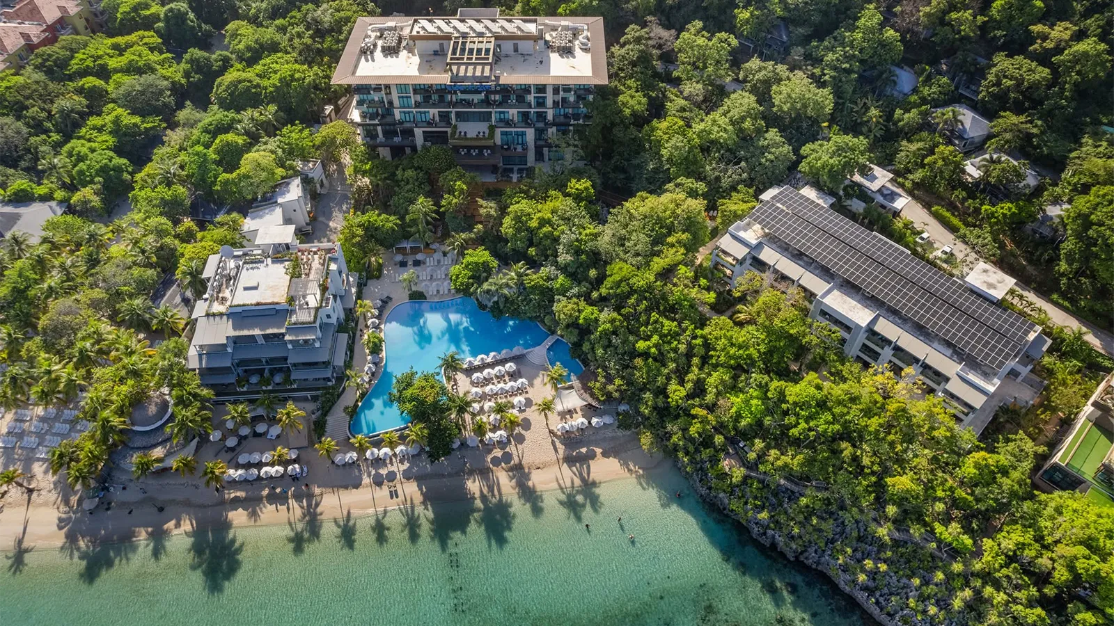 This Roatán Resort Just Opened a New Rooftop Overlooking the Sea and the World’s Second-Largest Reef